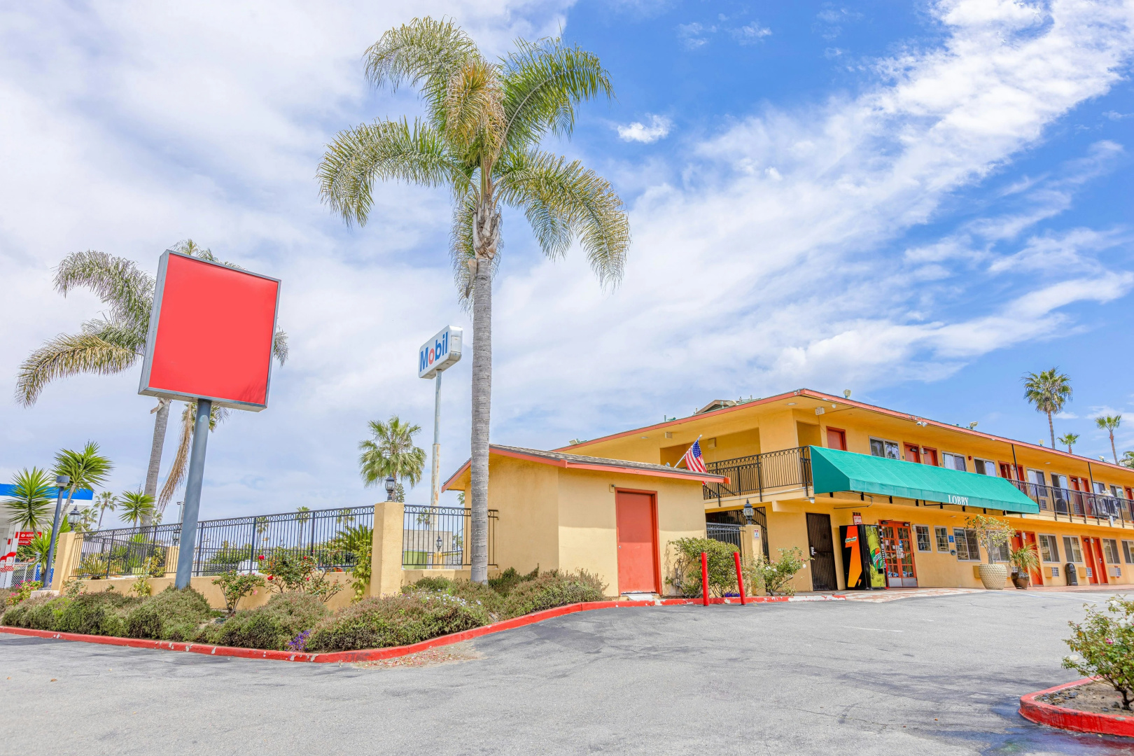Photo - Hotel Avenida - Oceanside Camp Pendleton