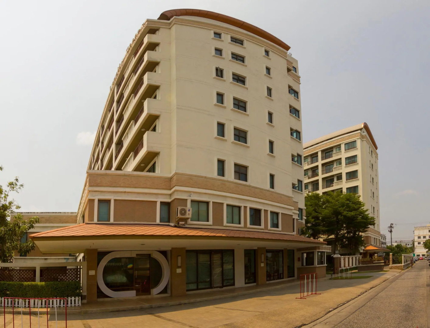 Photo - Lasalle Suites Hotel & Residence