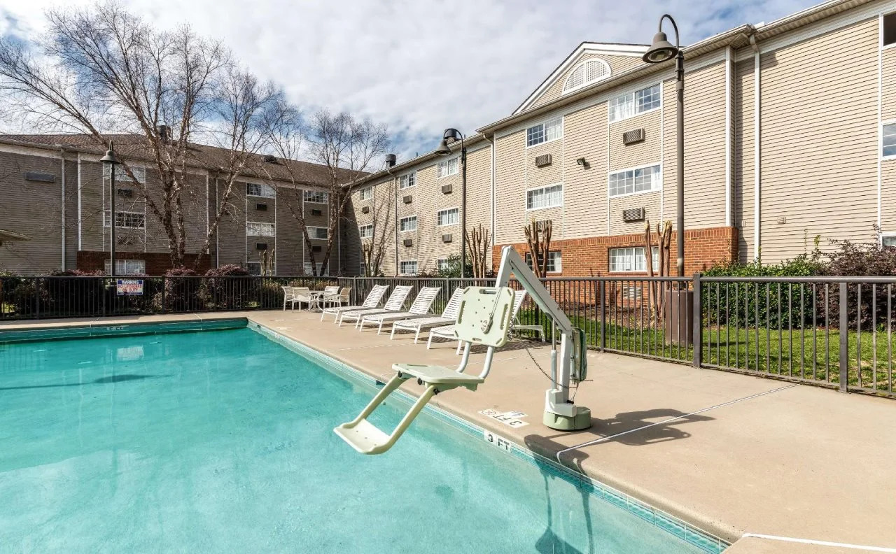 Photo - HomeTowne Studios & Suites by Red Roof Charlotte - Concord