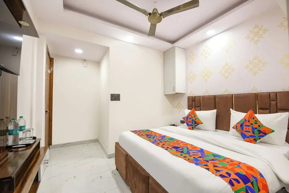 Foto - FabHotel NP International - Nehru Place Market