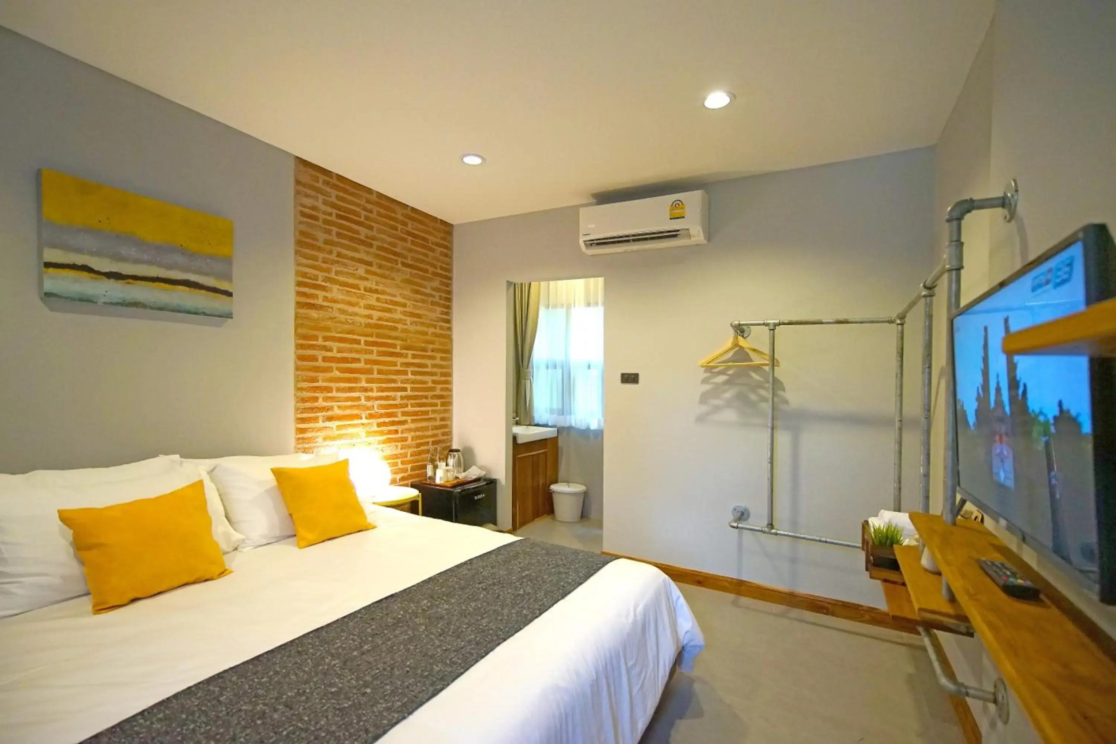 Foto - Yellow Pillow village