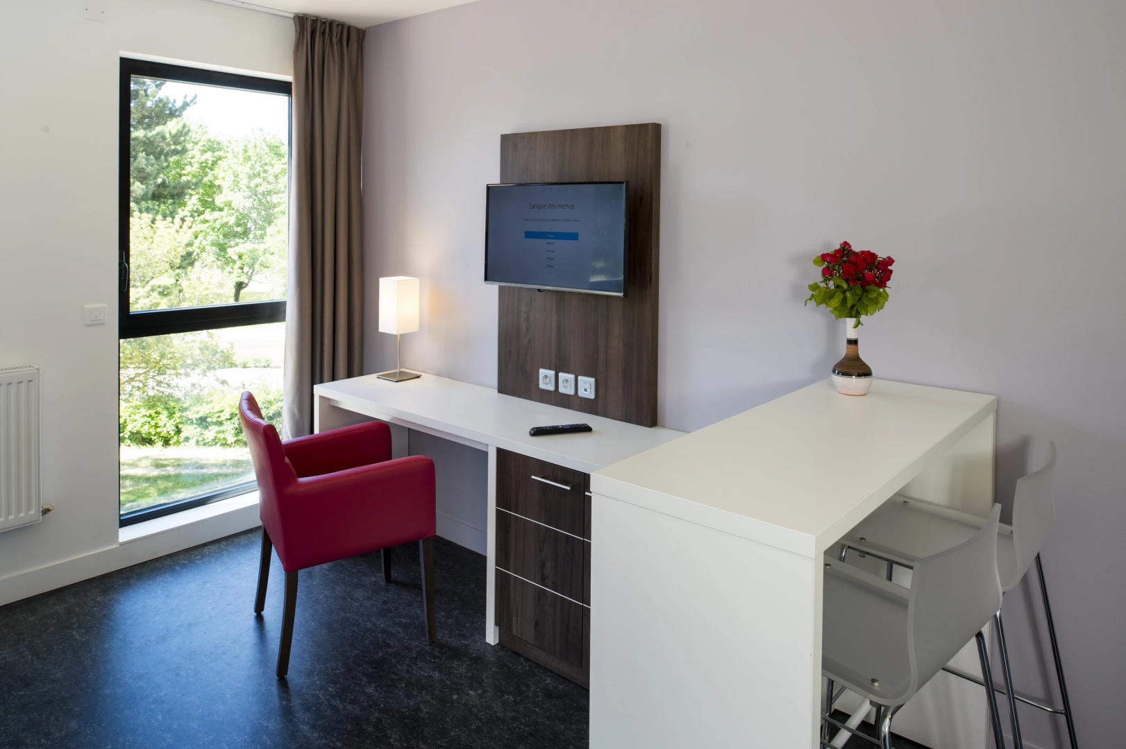 Photo - Adonis Dijon Maison Internationale
