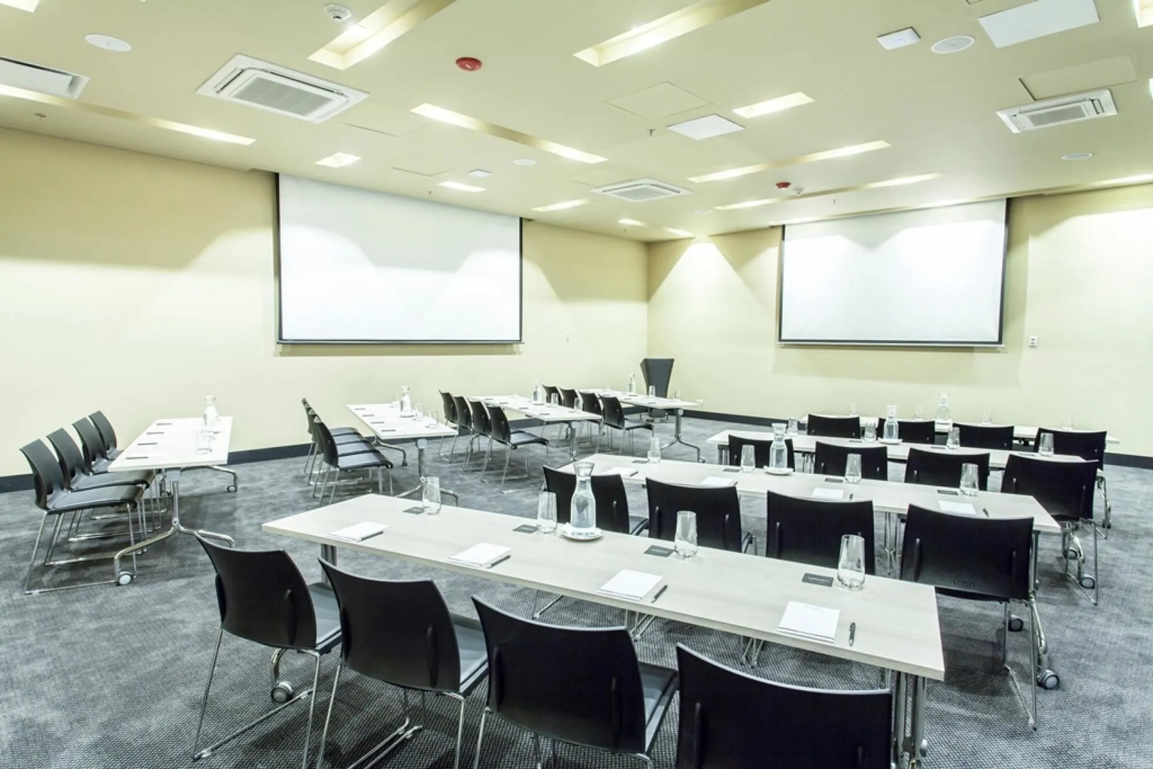 Foto - Movich Buró 26