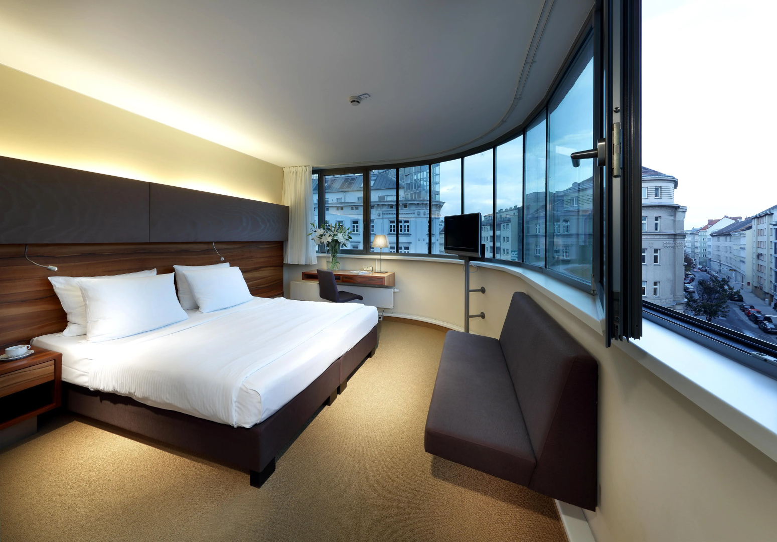 Photo - Eurostars Embassy