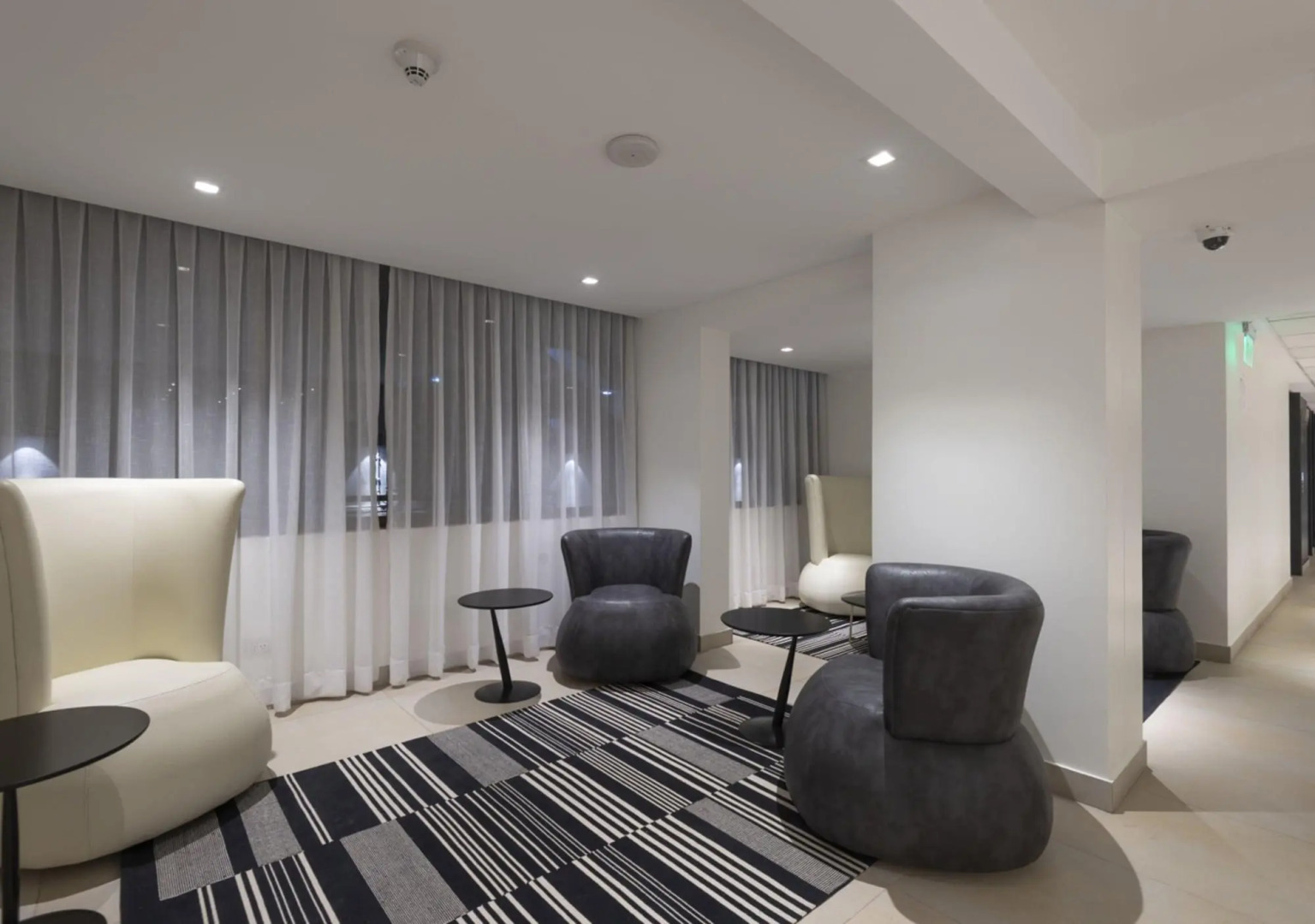 Foto - 45 by Director