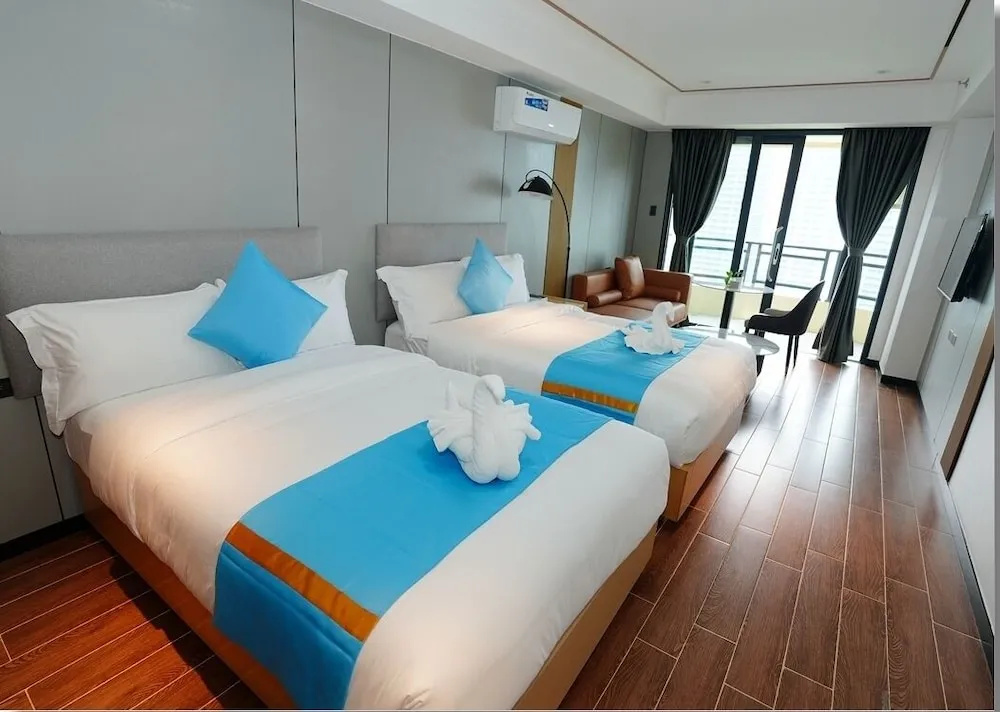 Golden Seagulls Hotel