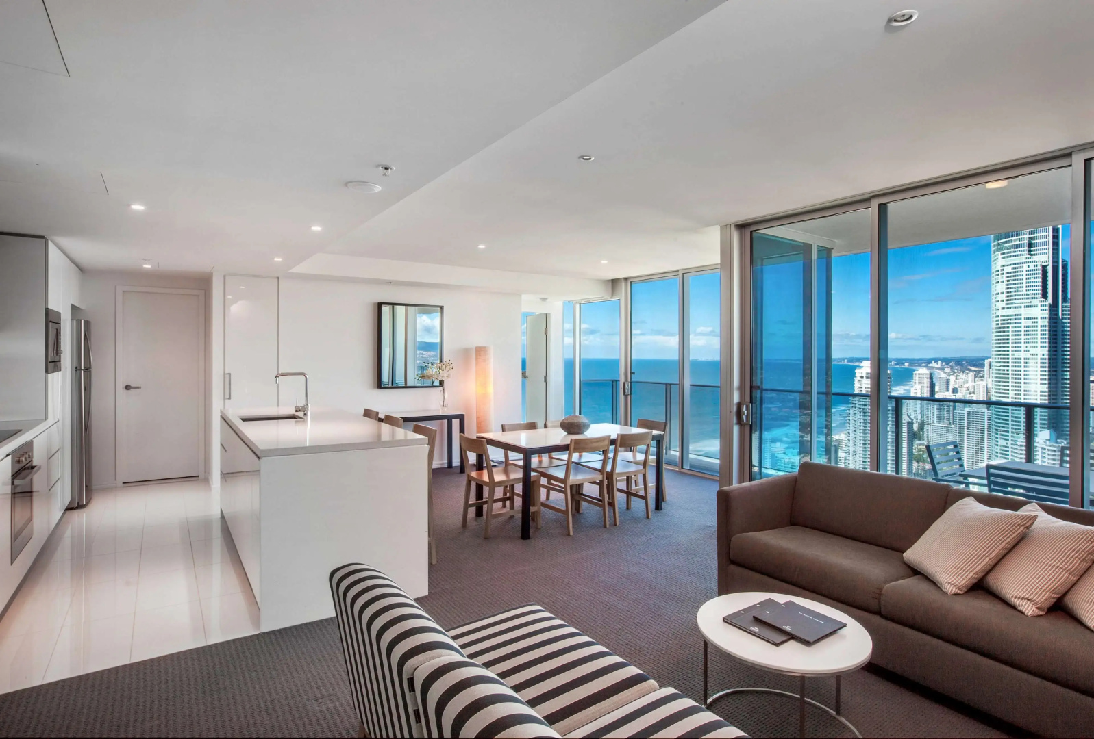 Photo - Hilton Surfers Paradise Hotel & Residences.