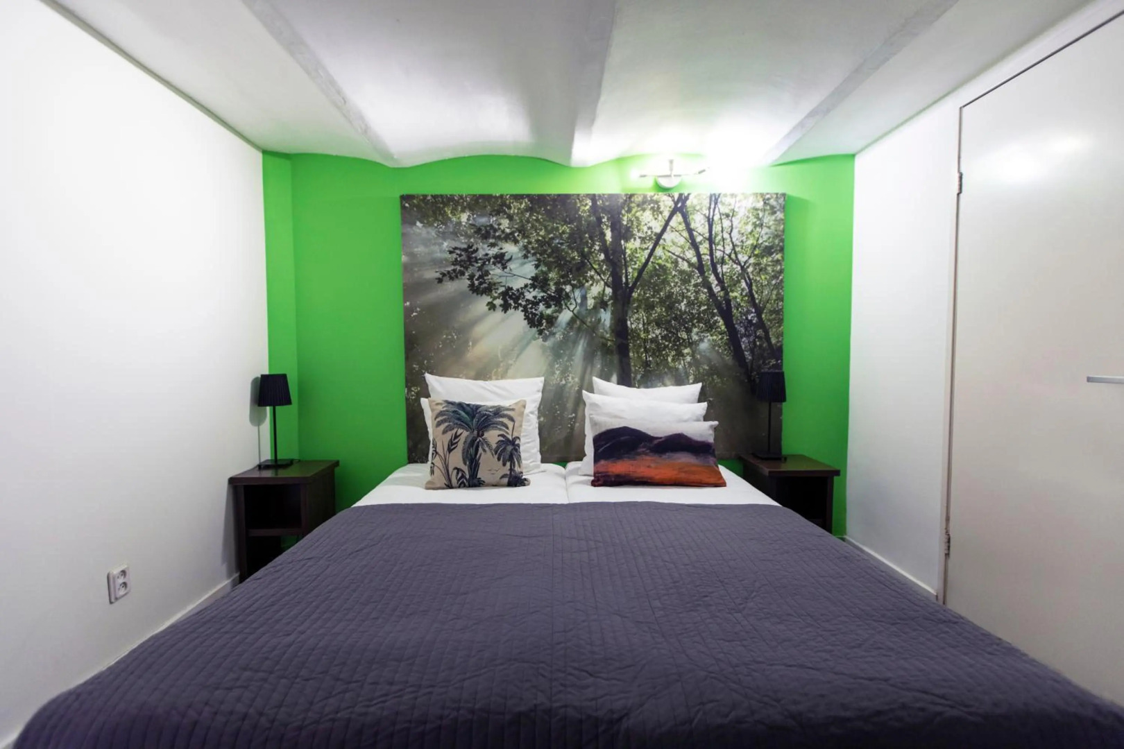 Photo - Quentin England Hotel