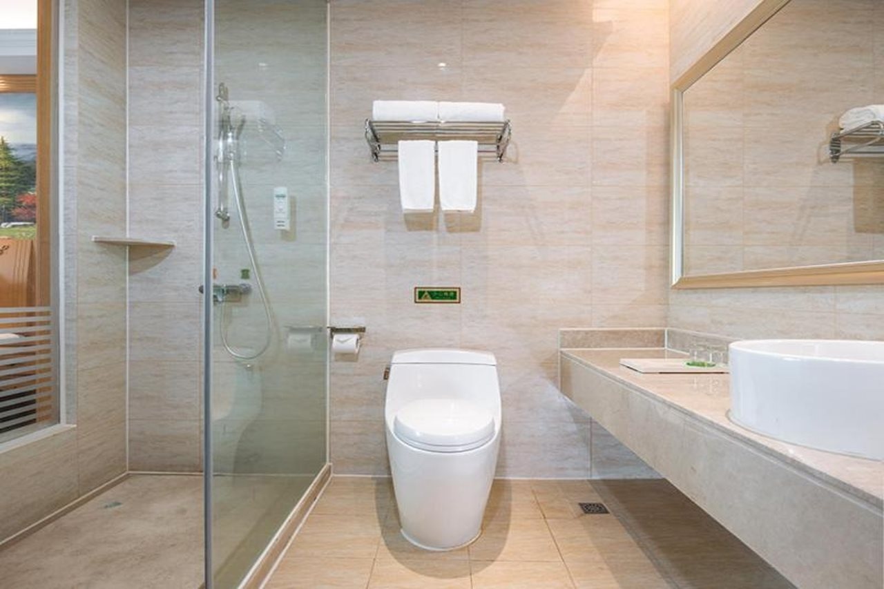 Vienna Hotel （Huizhou Zhongkai Lilin North Station Store）