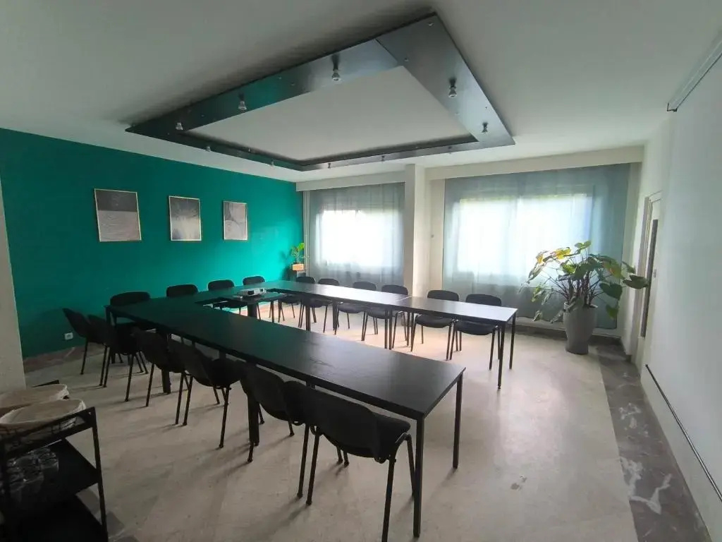 Foto - Adonis Lyon Est Hôtel Artys