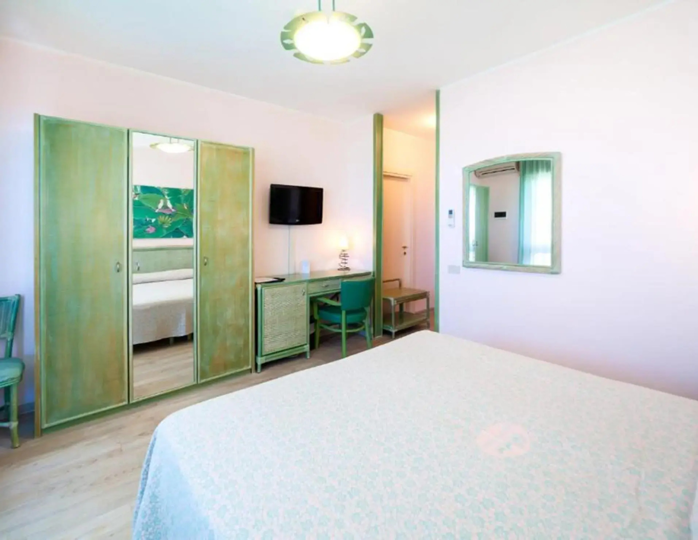 Photo - Hotel American