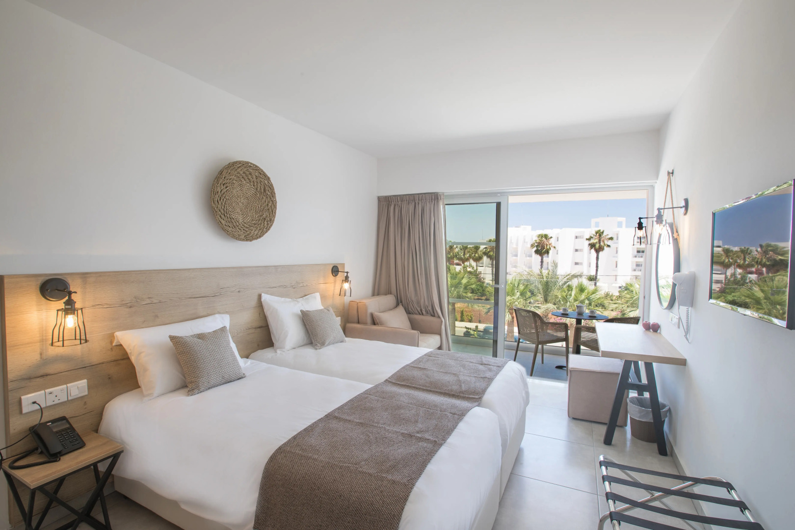 Photo - Bohemian Gardens Hotel