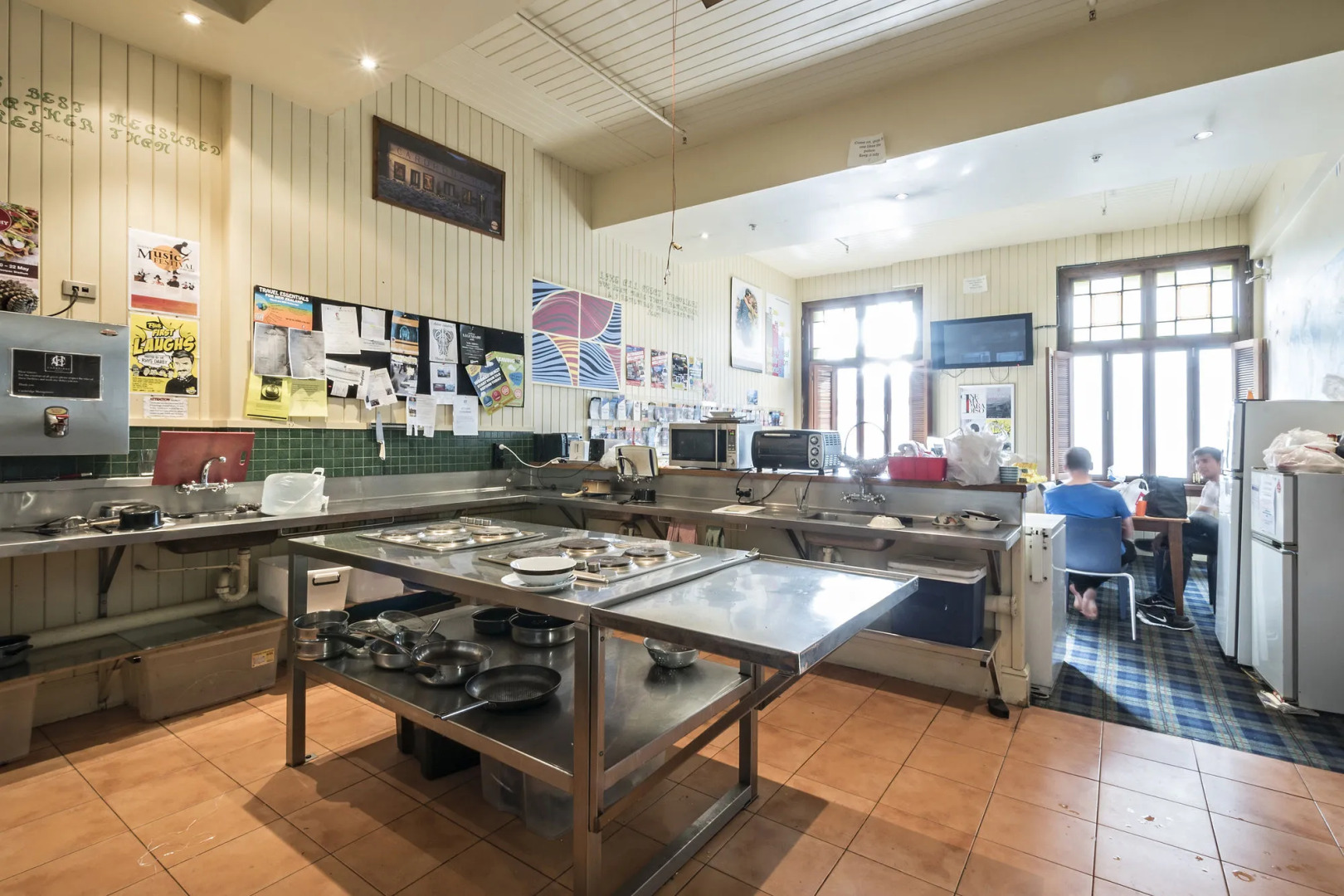 Photo - The Cambridge Hotel & Backpackers