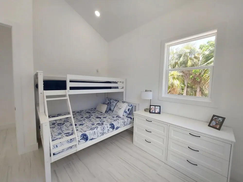 Silver Palms - Brand New Designer Home On Banks Road 2 Bedroom Home — фото 1