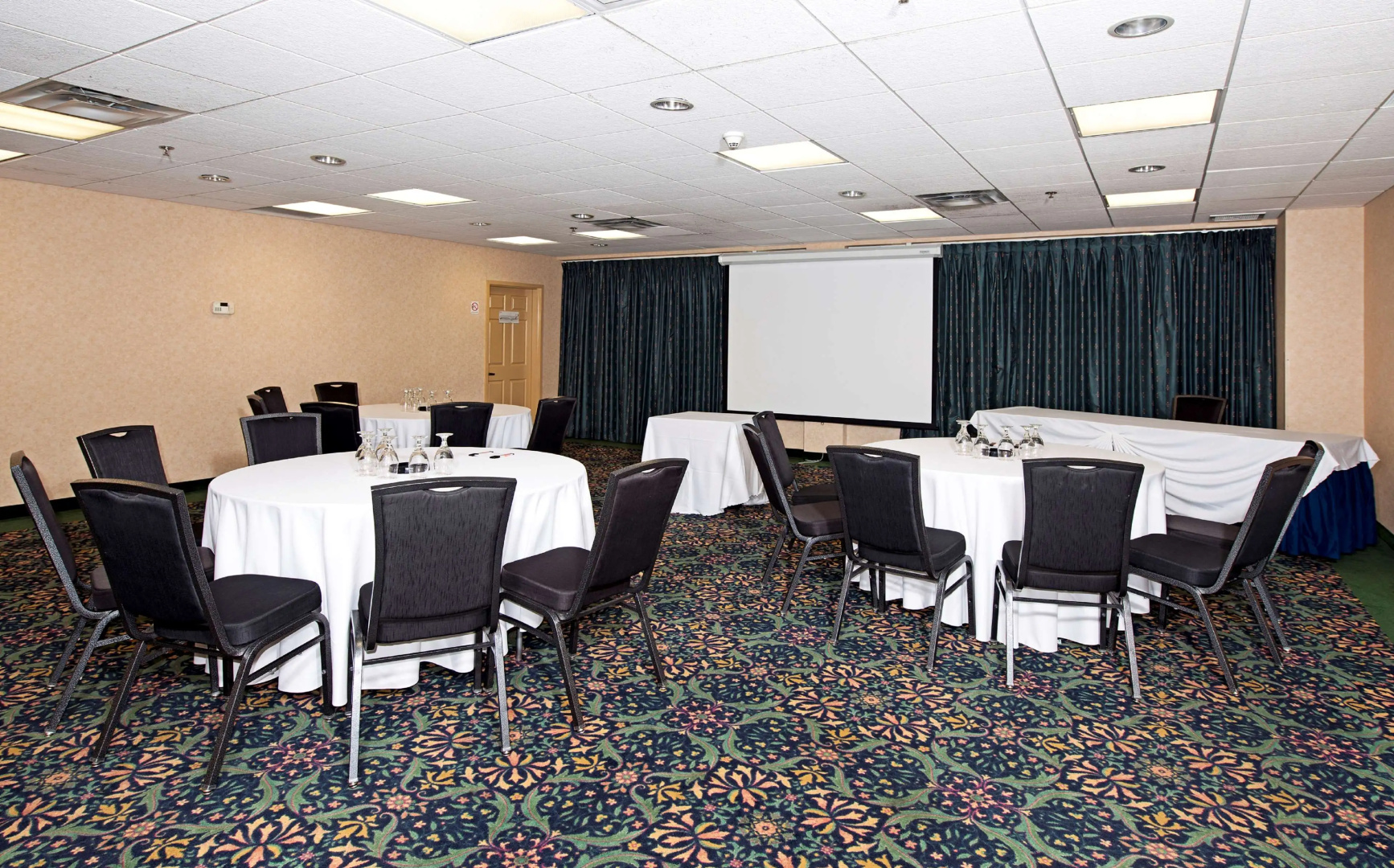 Photo - Hampton by Hilton Ottawa