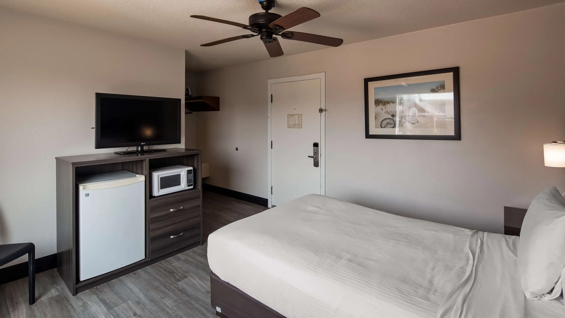 Photo - SureStay Hotel by Best Western Virginia Beach Royal Clipper