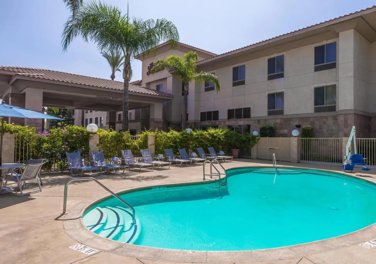 Photo - Hampton Inn & Suites Ontario