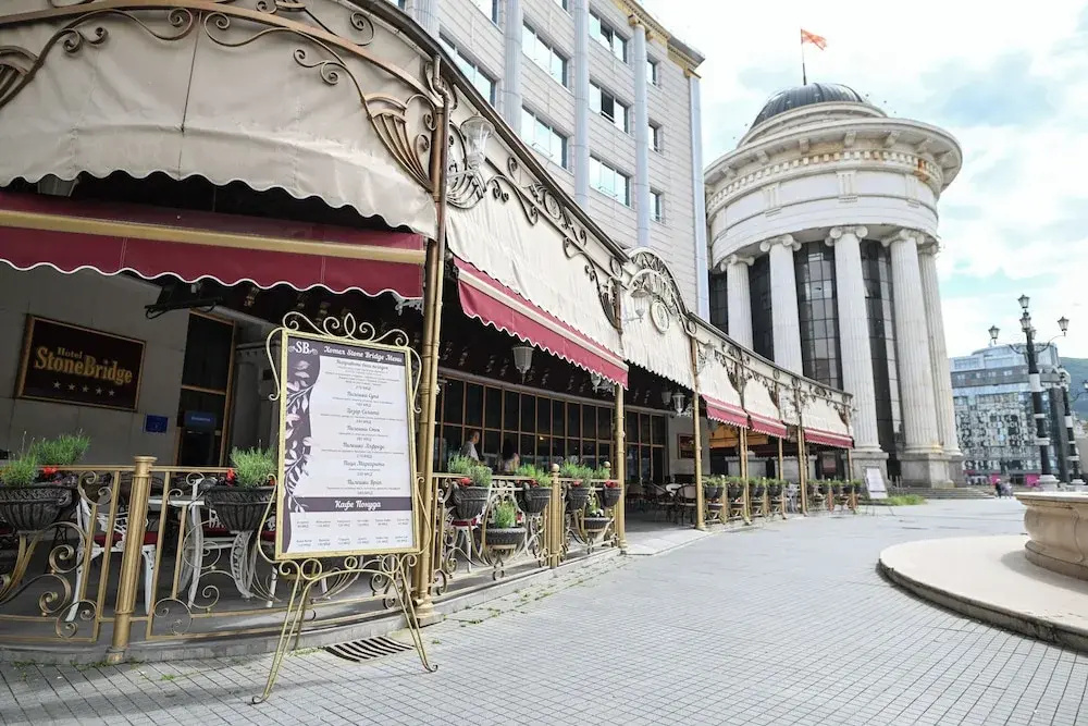 Photo - Stone Bridge Hotel
