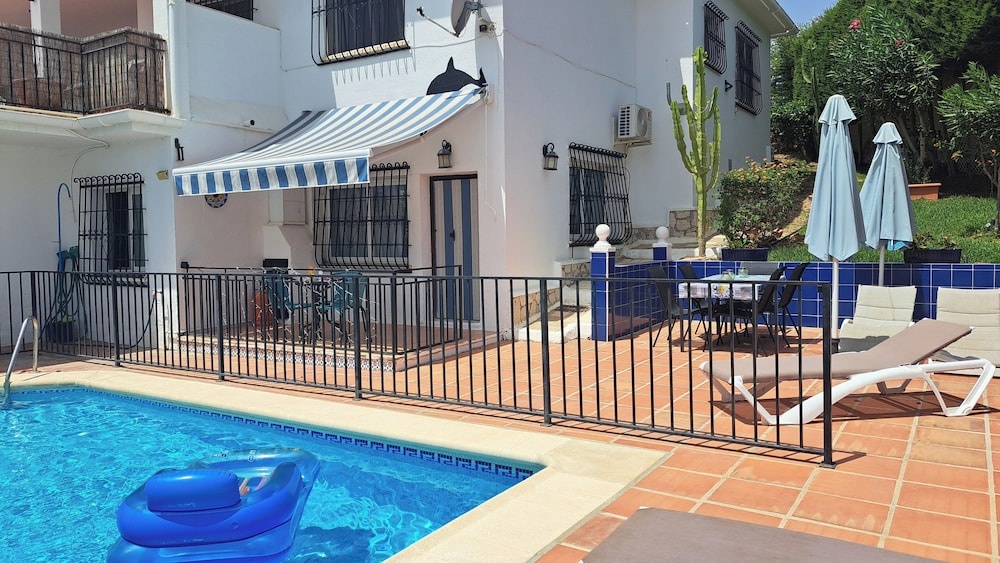 Foto - 2 Bed Villa - Sleeps 5 - Private Pool & Garden