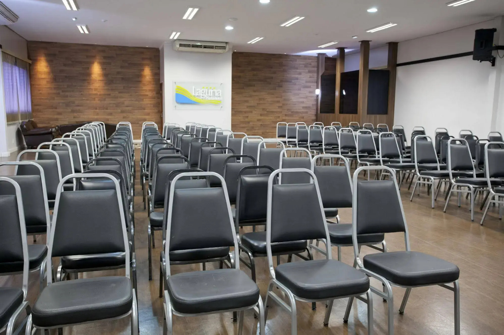 Photo - Laguna Plaza Hotel