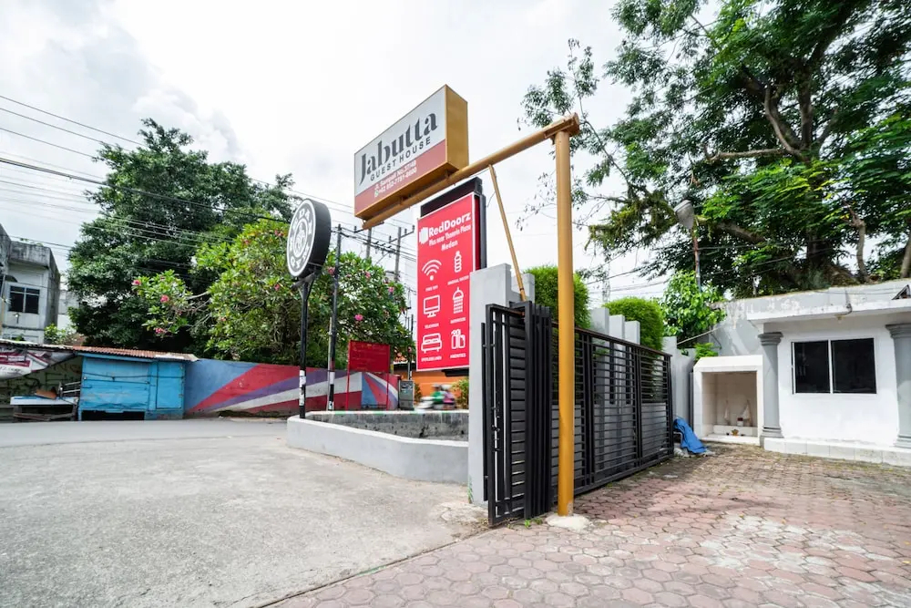 Foto - RedDoorz Plus near Thamrin Plaza Medan