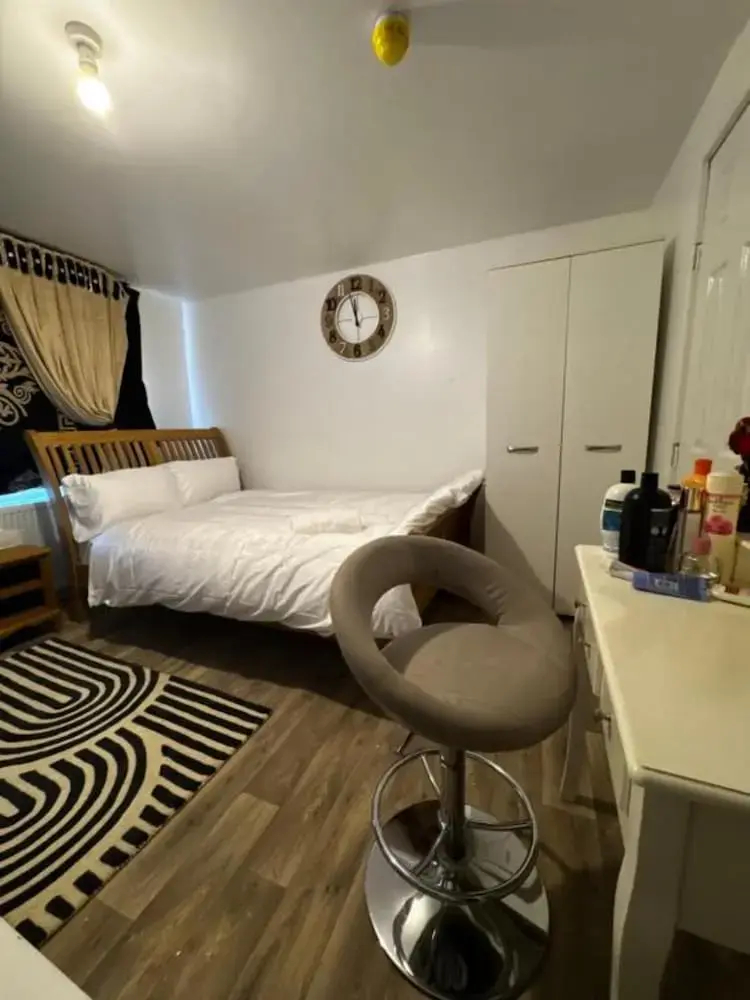 Foto - OYO Unique Guestroom - Farnworth, Easy Access to Bolton