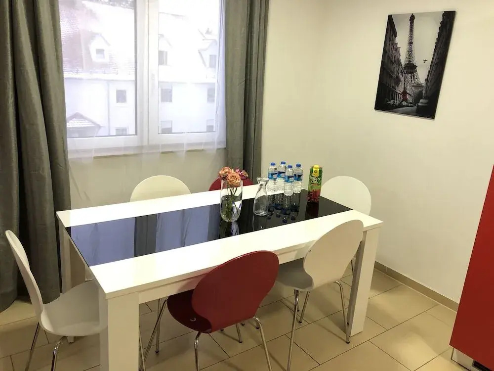 Photo - Sahara Falcon