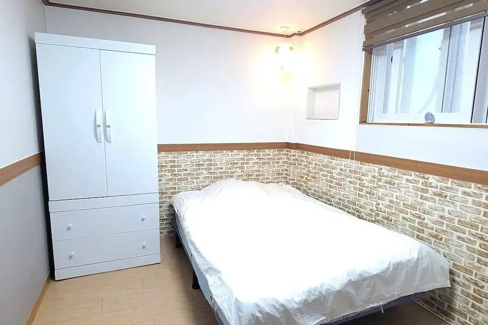 Foto - Sweet House Seoul, Line 2 & 5 - Direct to Hongdae Gangnam