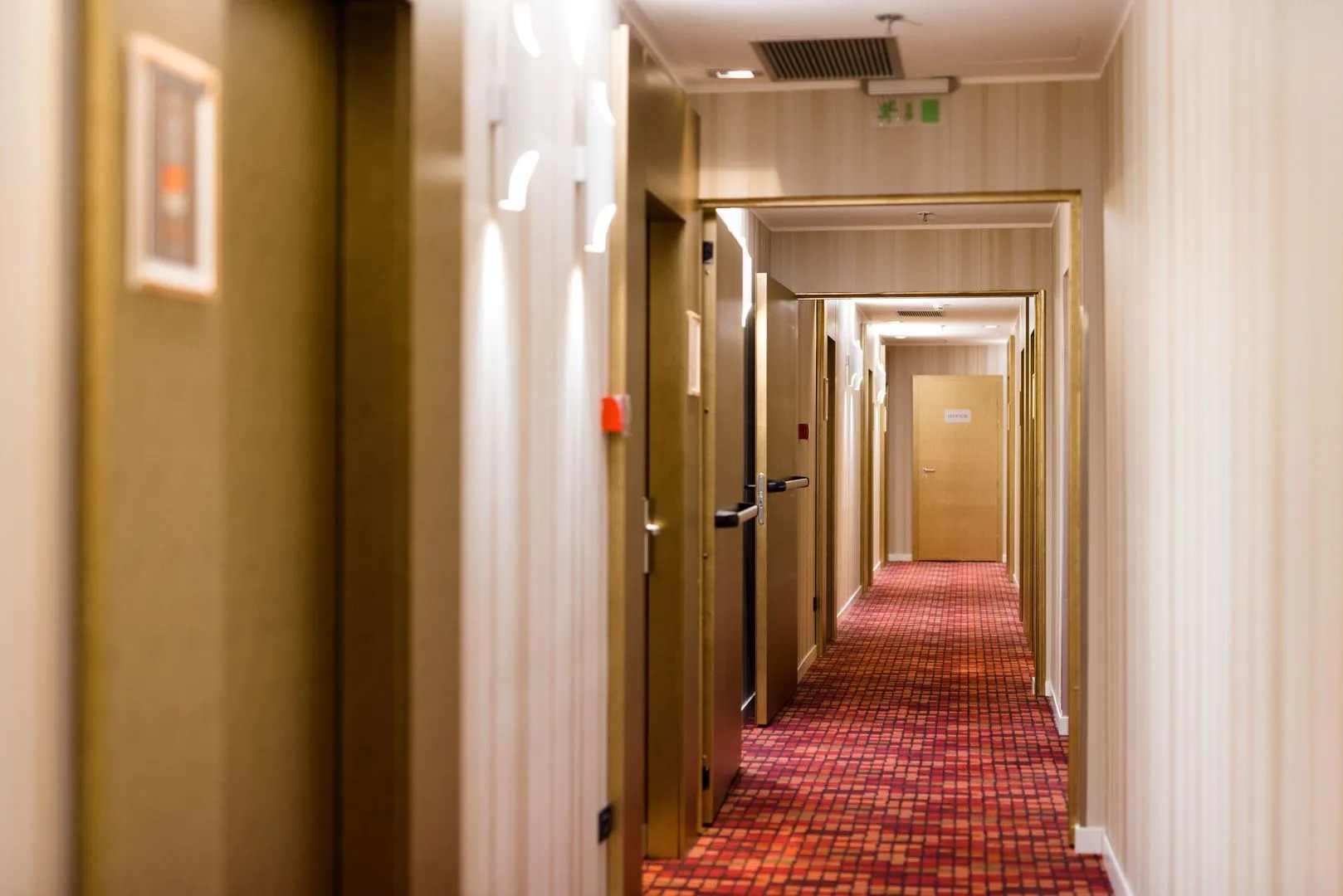 Foto - Ikonik Parlament