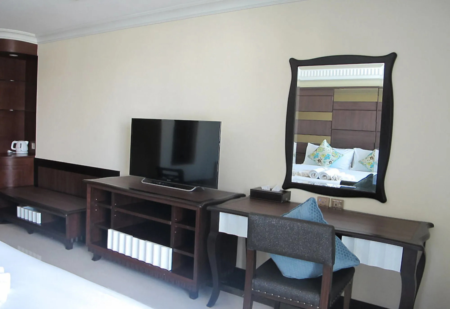 Photo - March Hotel