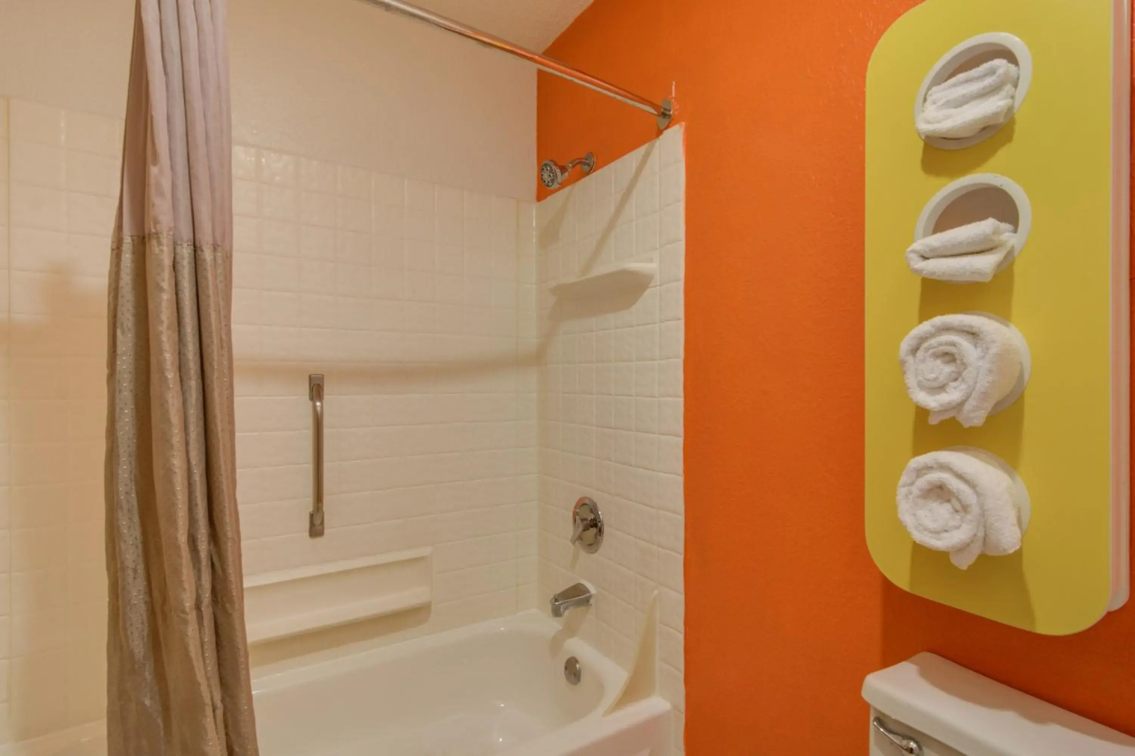Photo - Motel 6-Waukegan, IL
