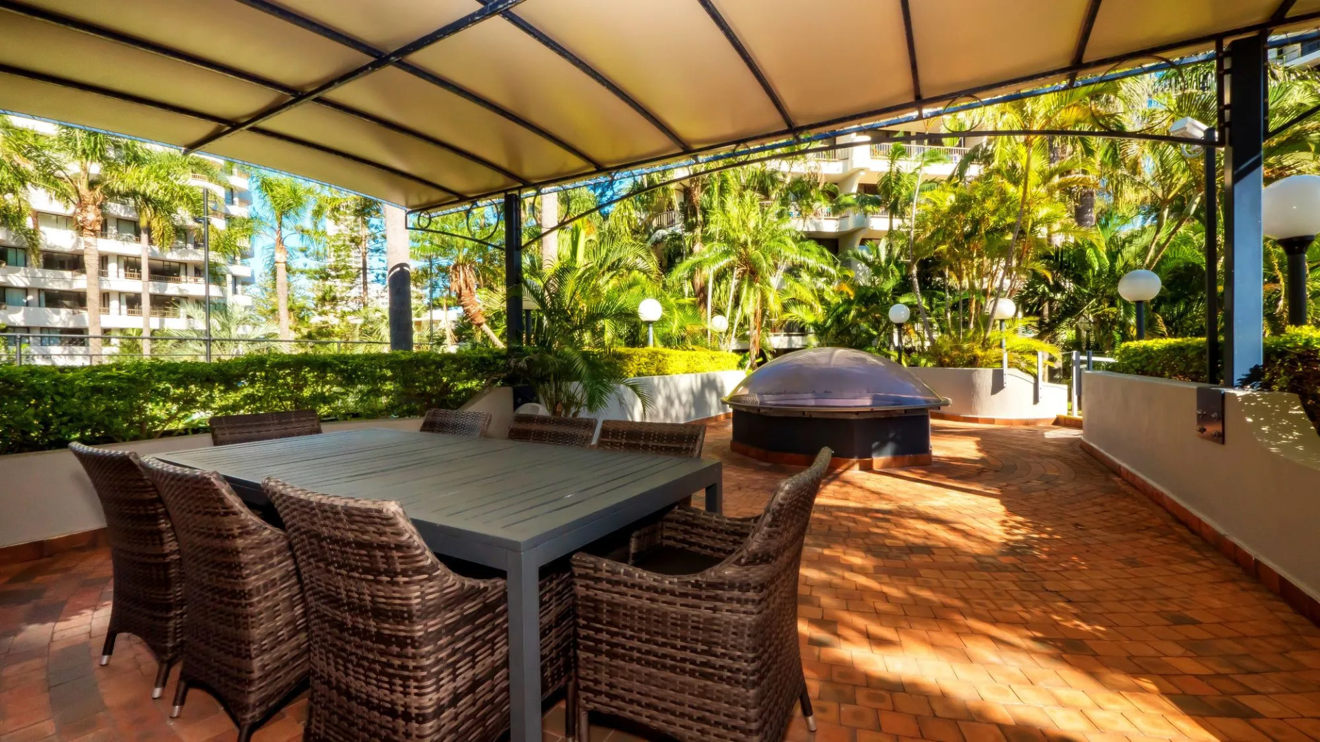 Photo - Aristocrat Apartments