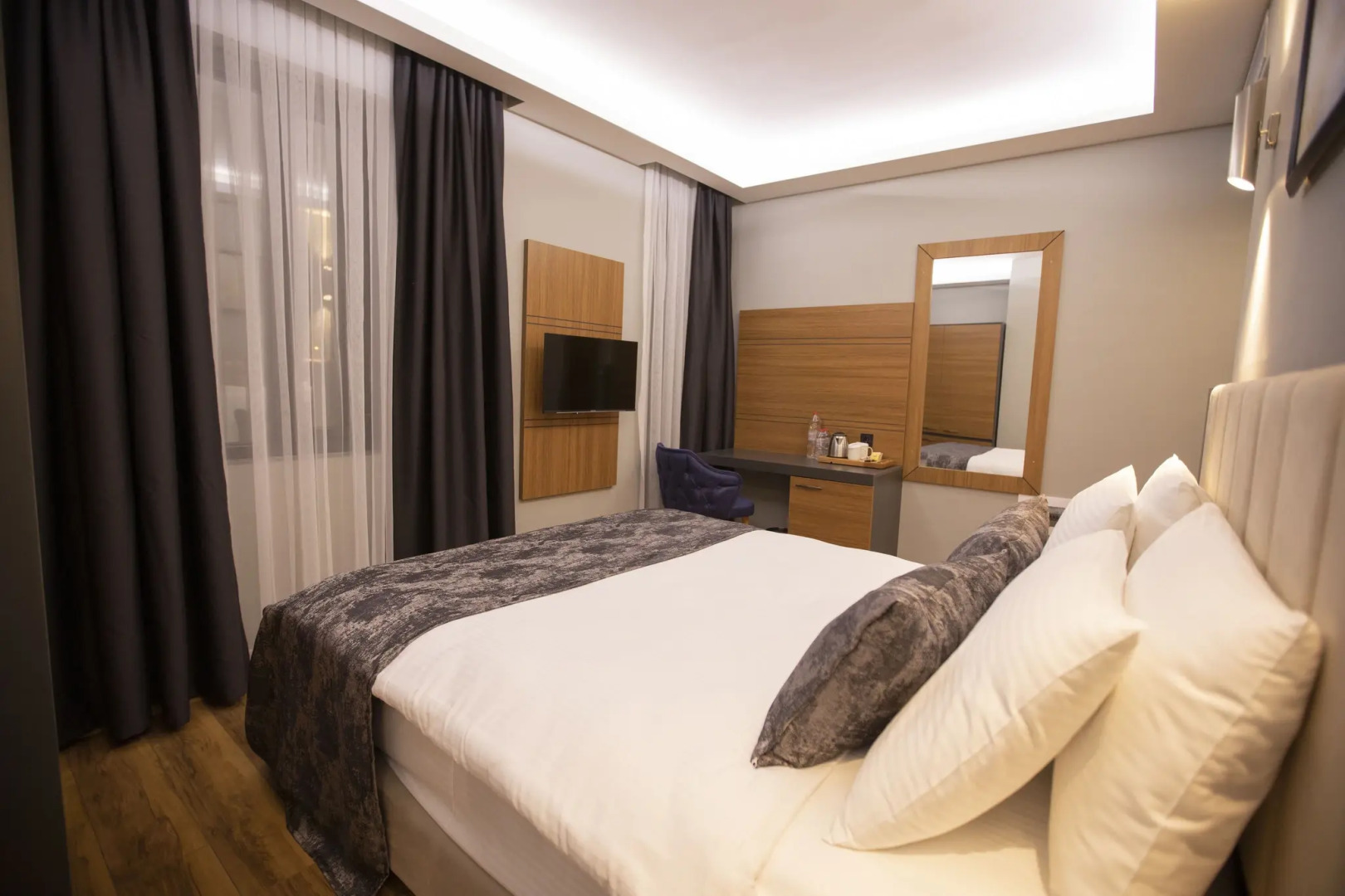 Photo - Divares Luxury Hotel