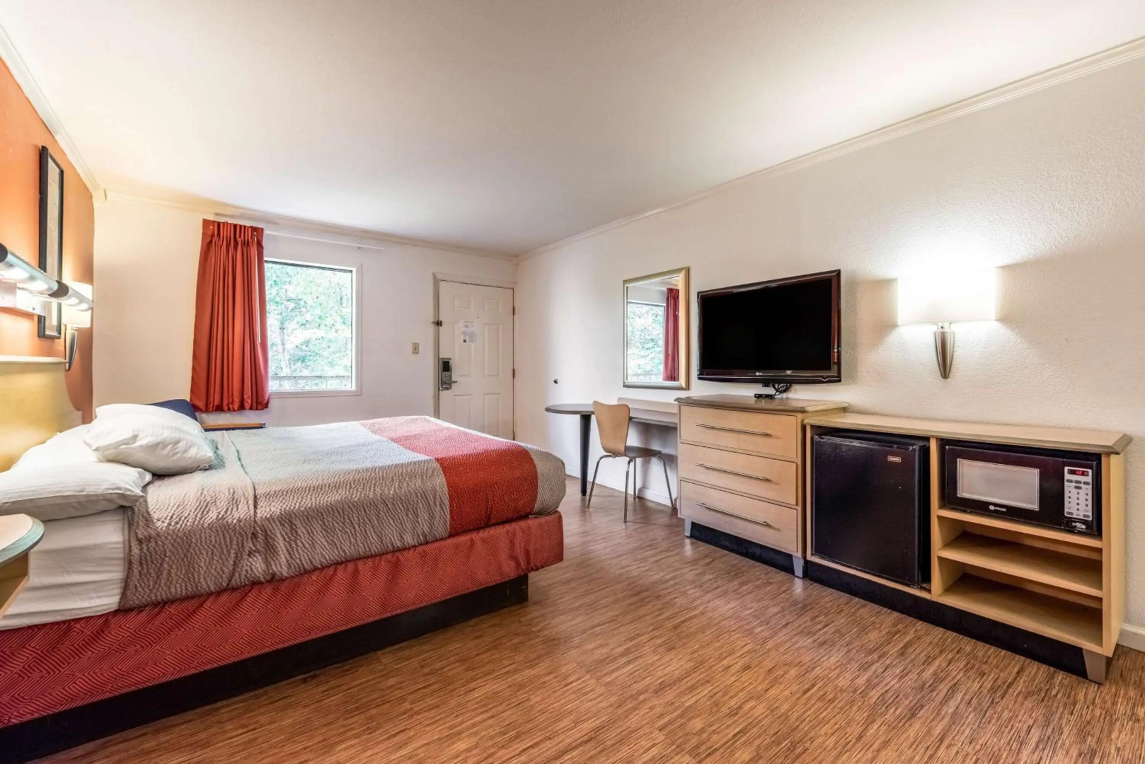 Photo - Motel 6 Gatlinburg, TN - Smoky Mountains