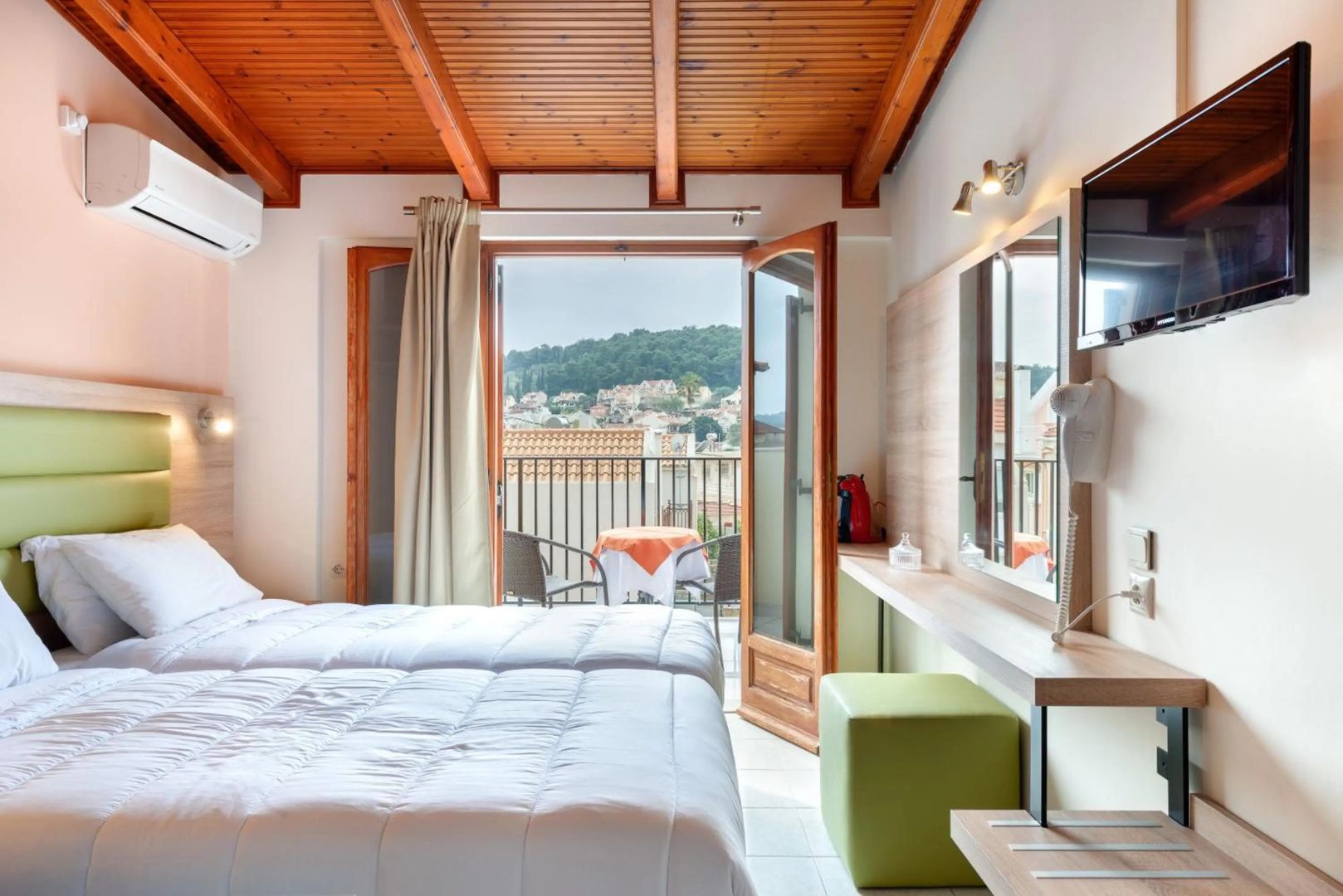 Photo - Aggelos Hotel