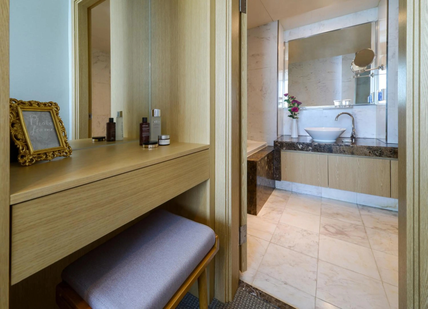Photo - Harbor Park Hotel