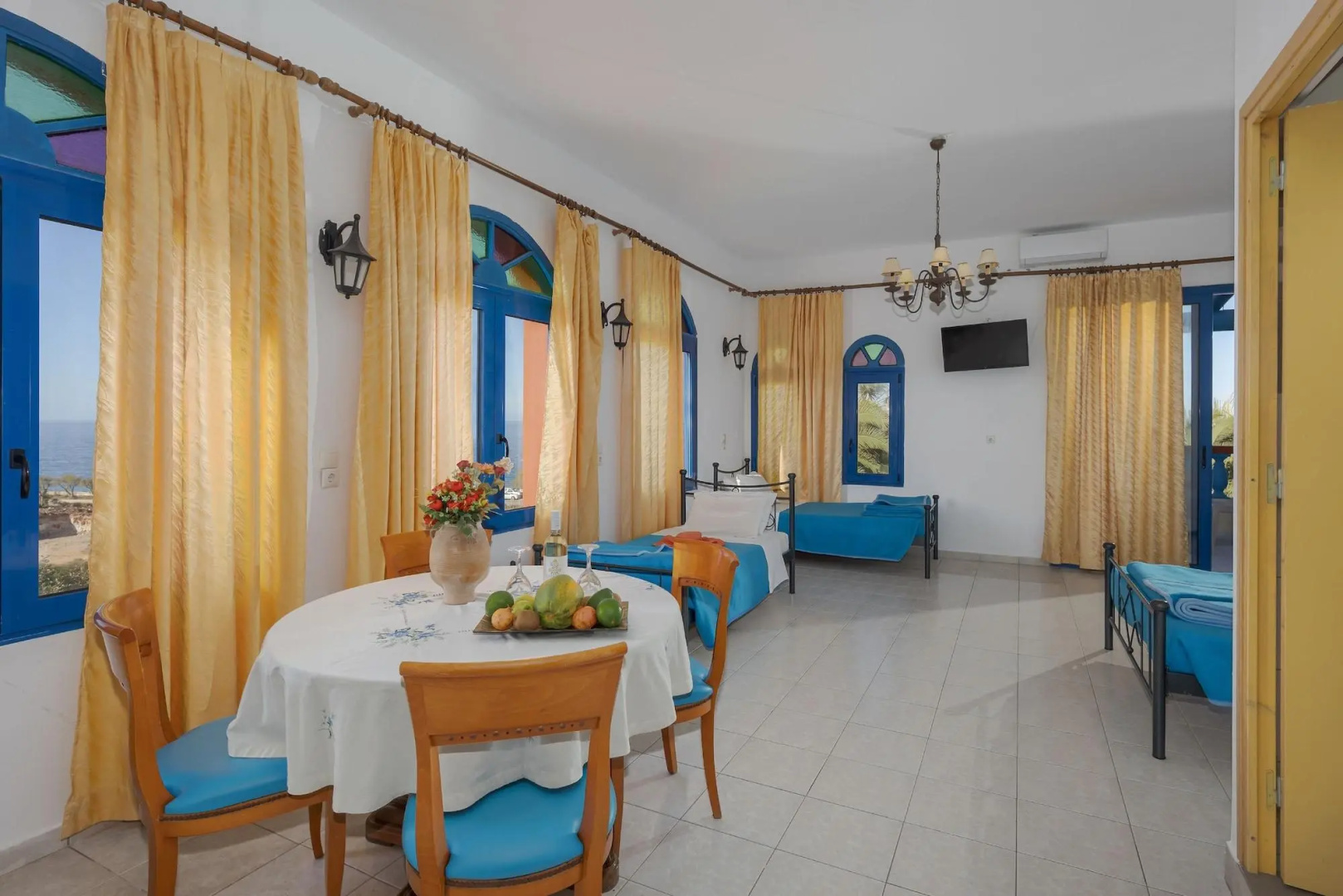 Photo - Palm Bay Hotel