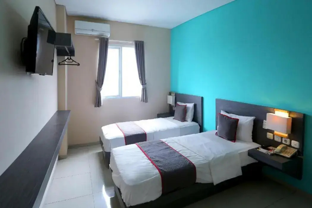 Foto - Super OYO Townhouse OAK Hotel Fiducia Pondok Gede