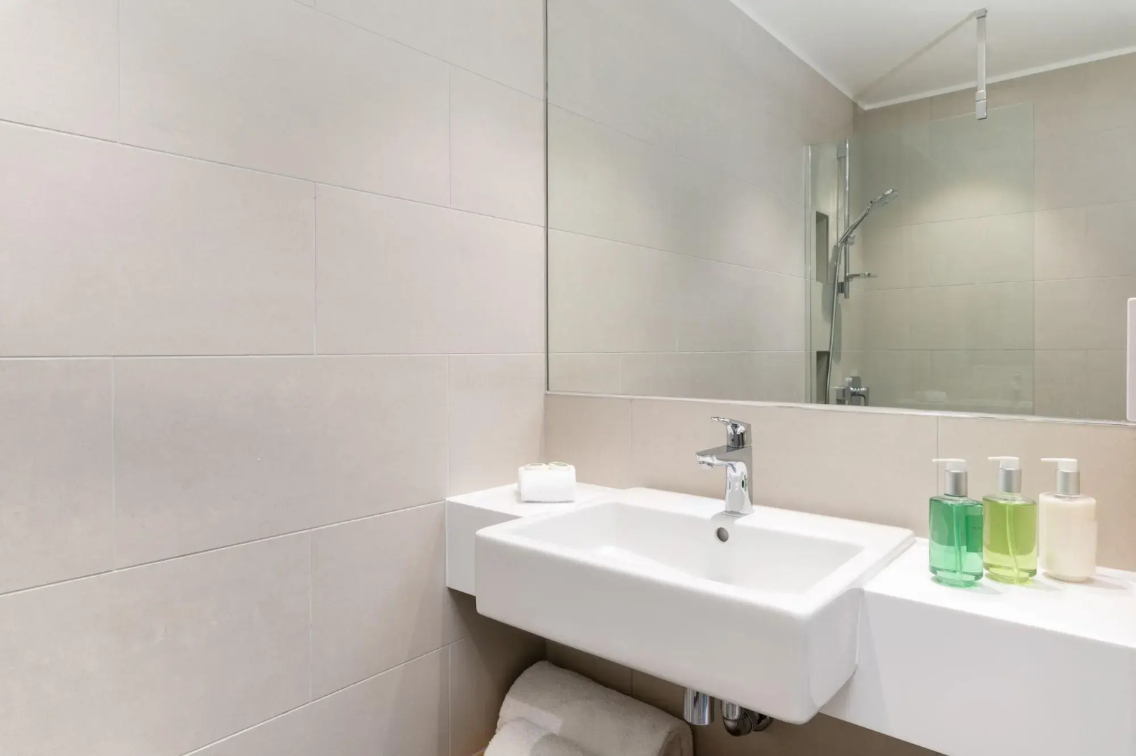 Photo - The Lincoln Suites