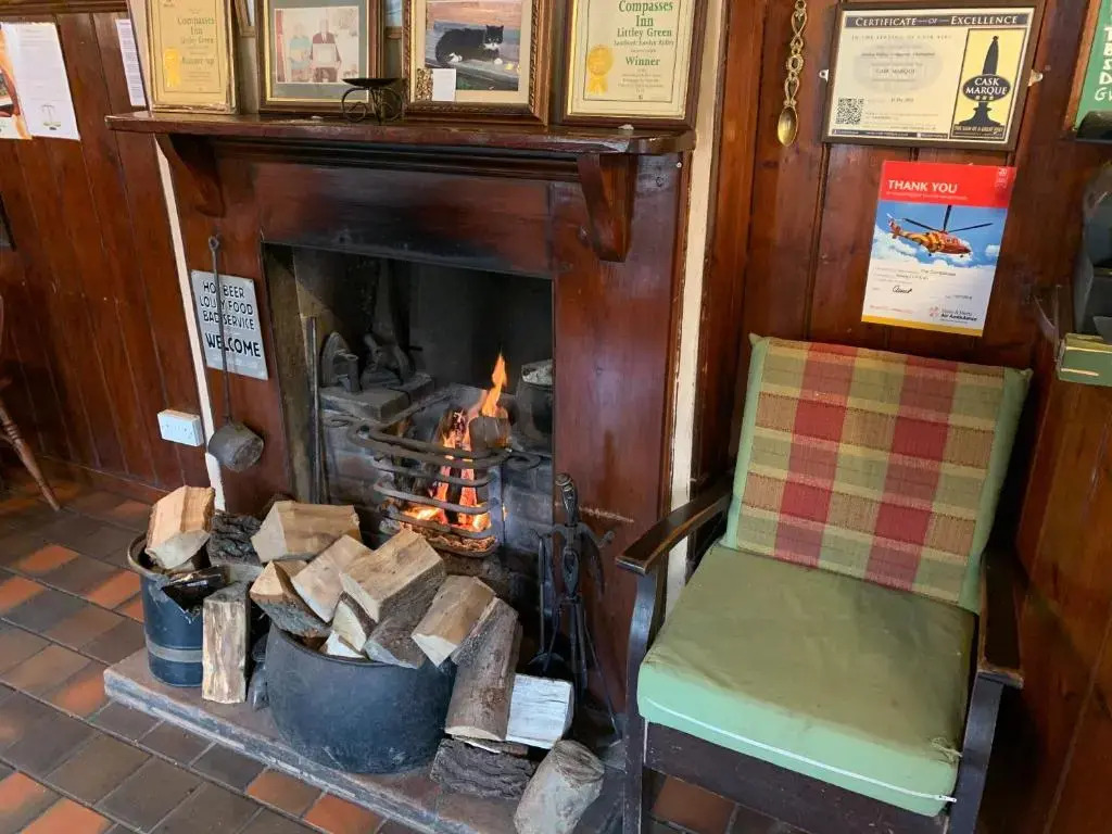 Photo - The Compasses