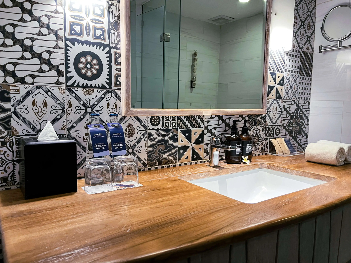 Foto - Away Bali Legian Camakila