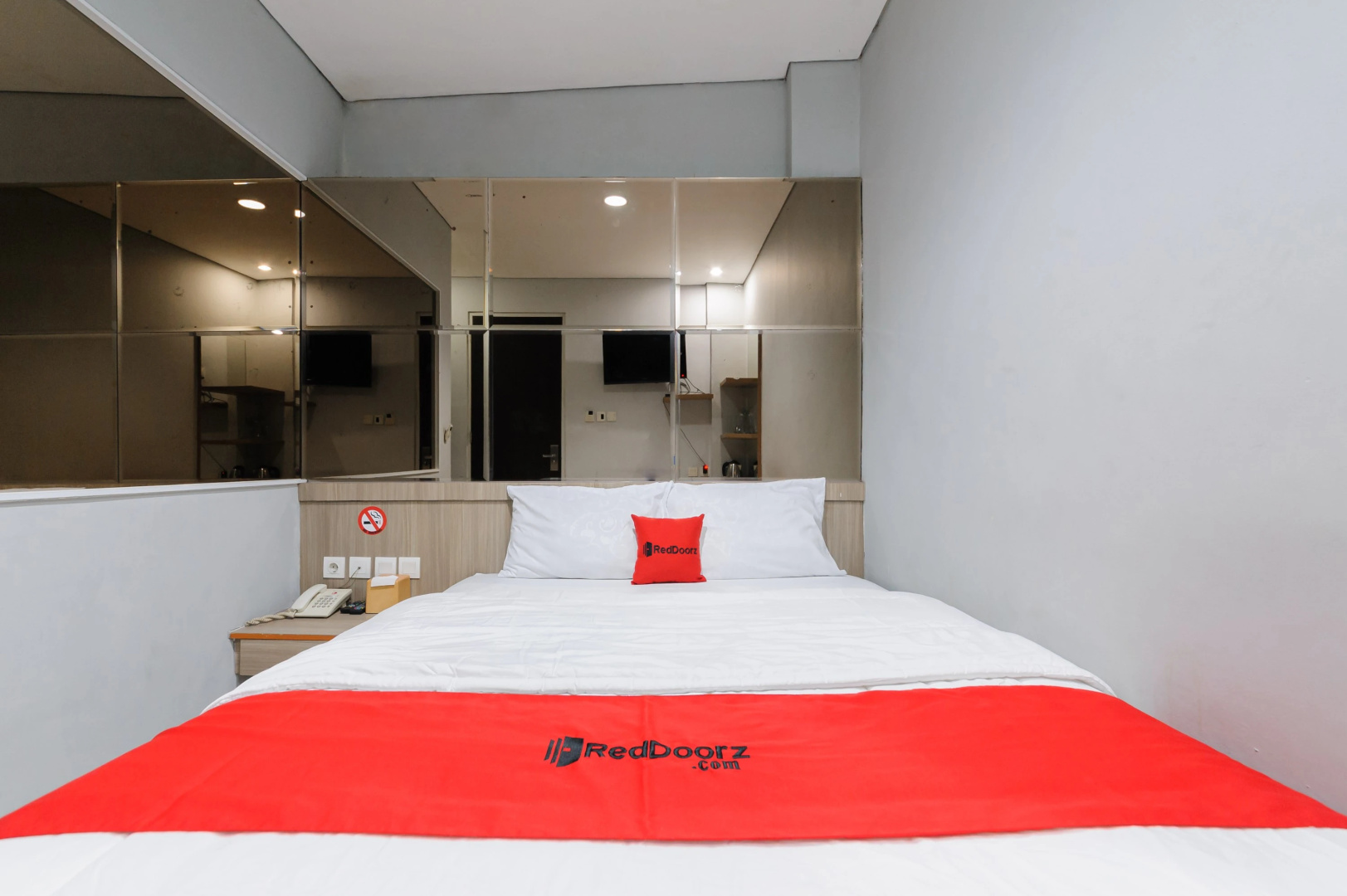Photo - RedDoorz Plus near Grand Indonesia Jakarta
