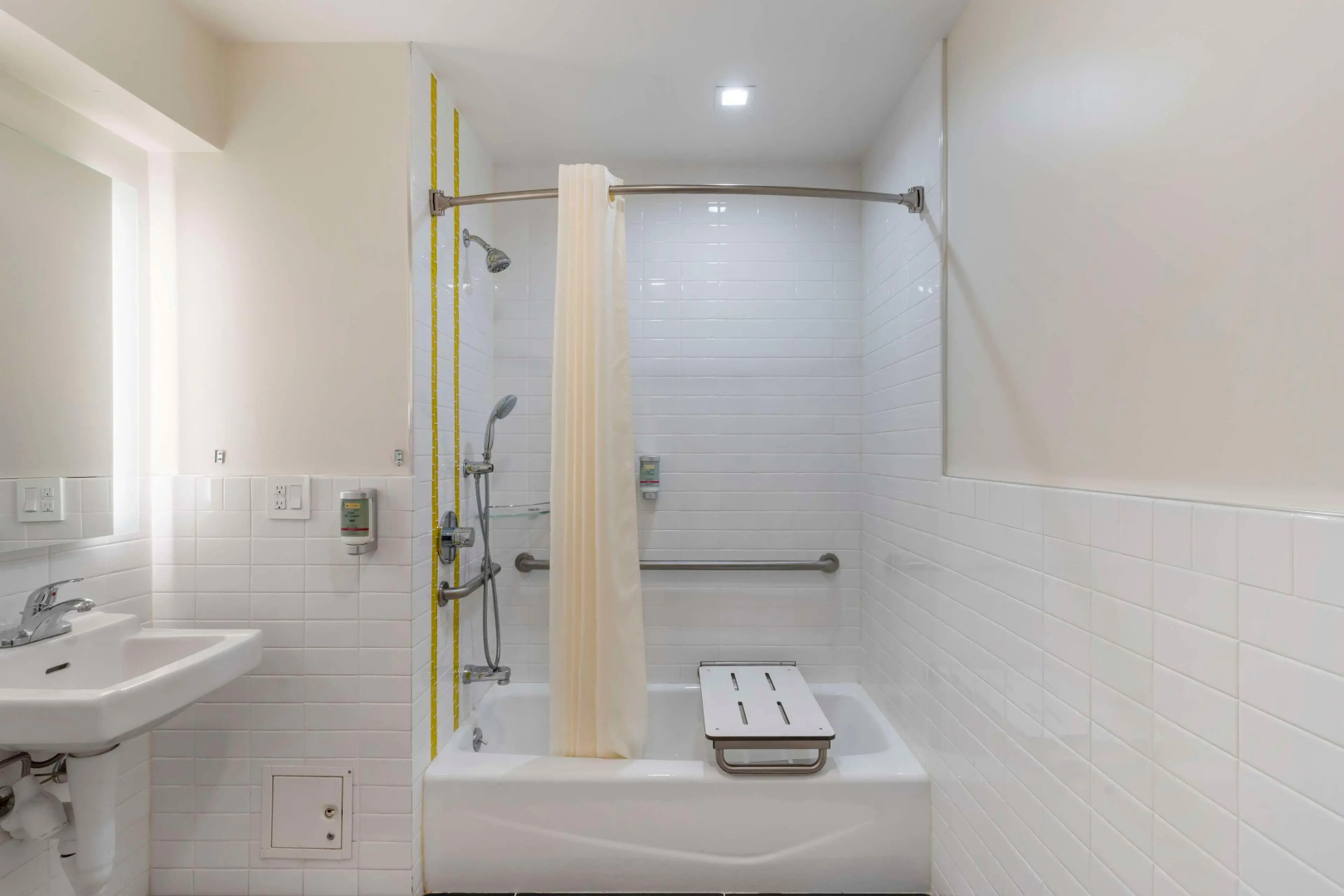 Photo - Best Western Red Coach Inn
