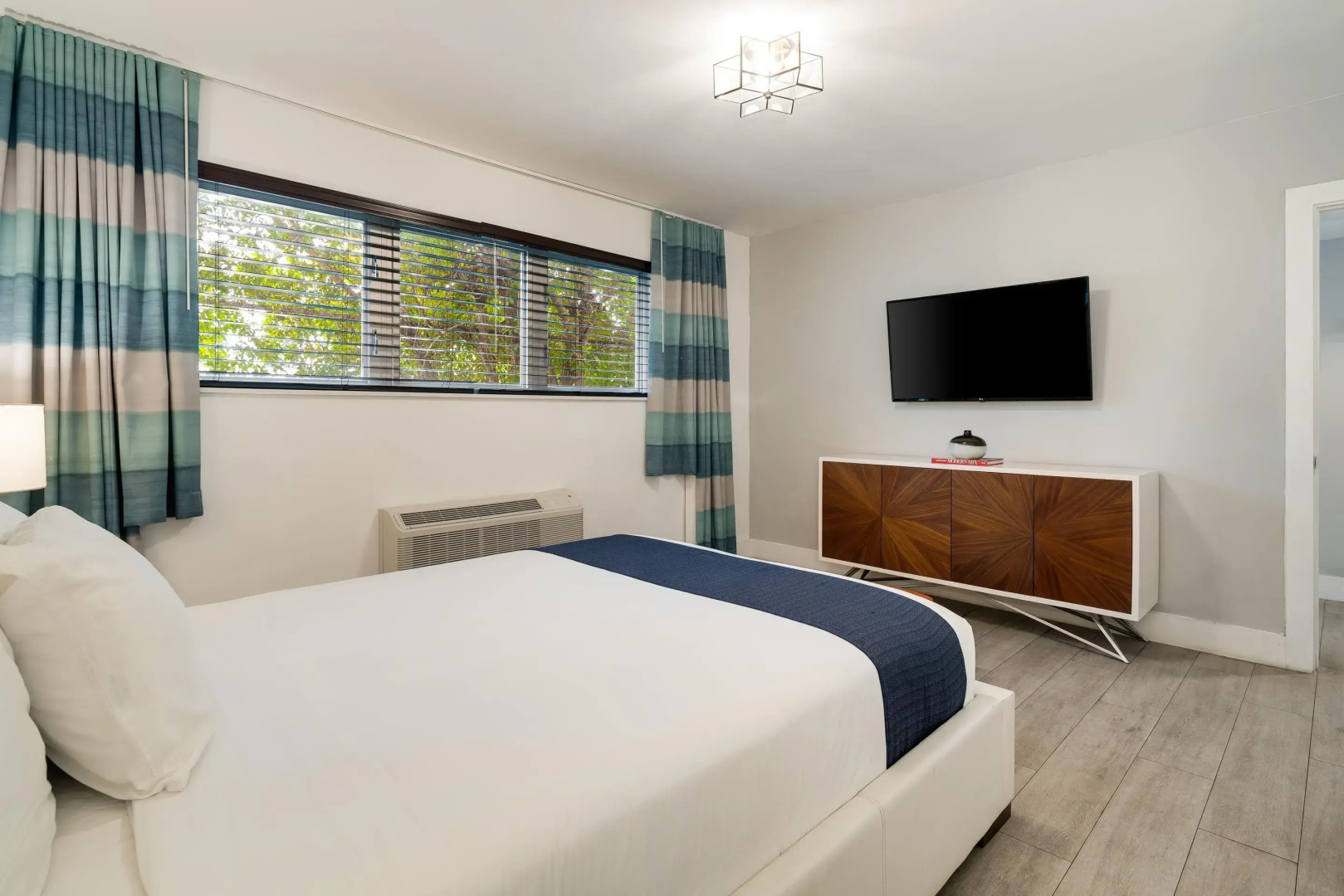 Foto - Waterside Hotel and Suites