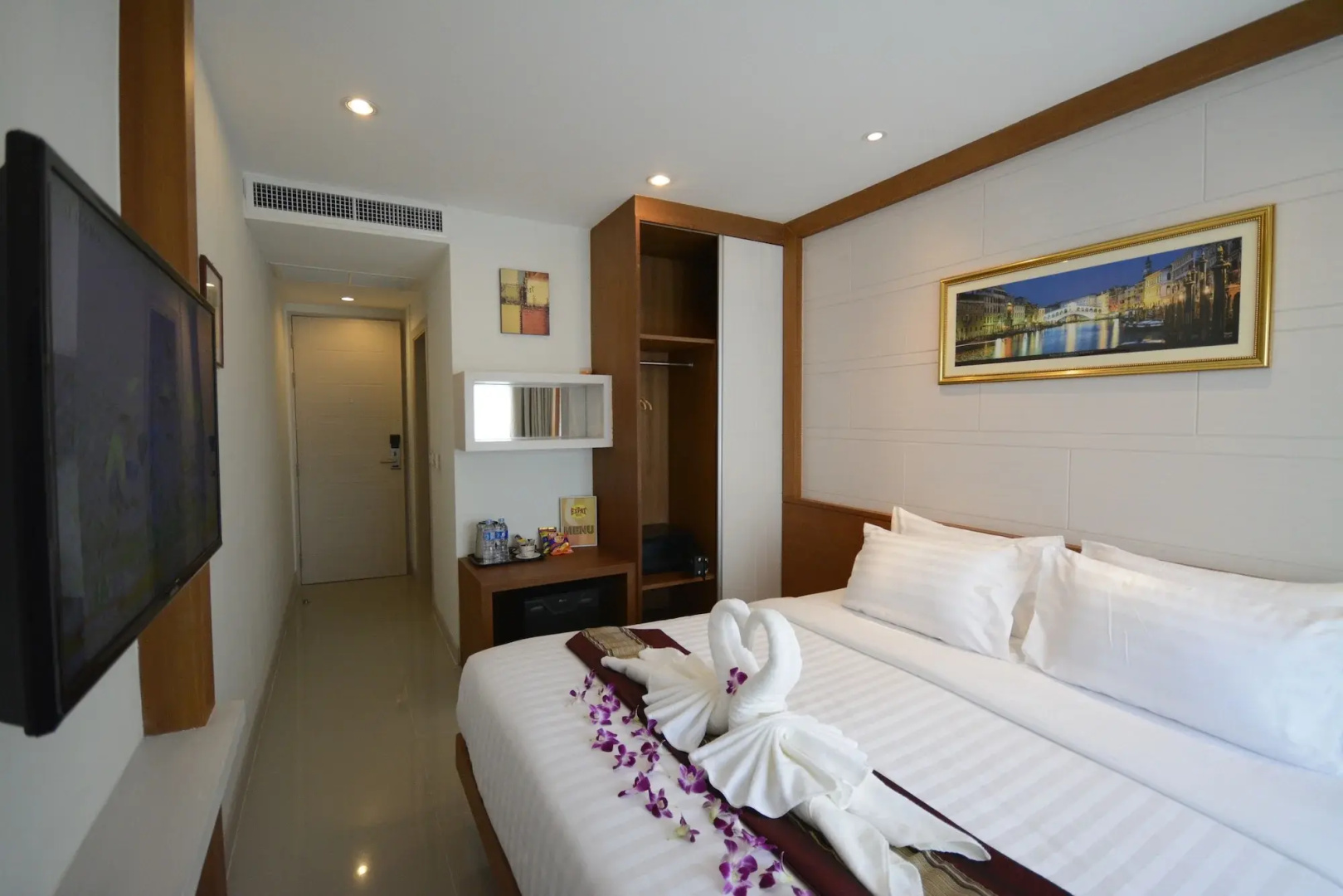 Photo - The Patong Center Hotel