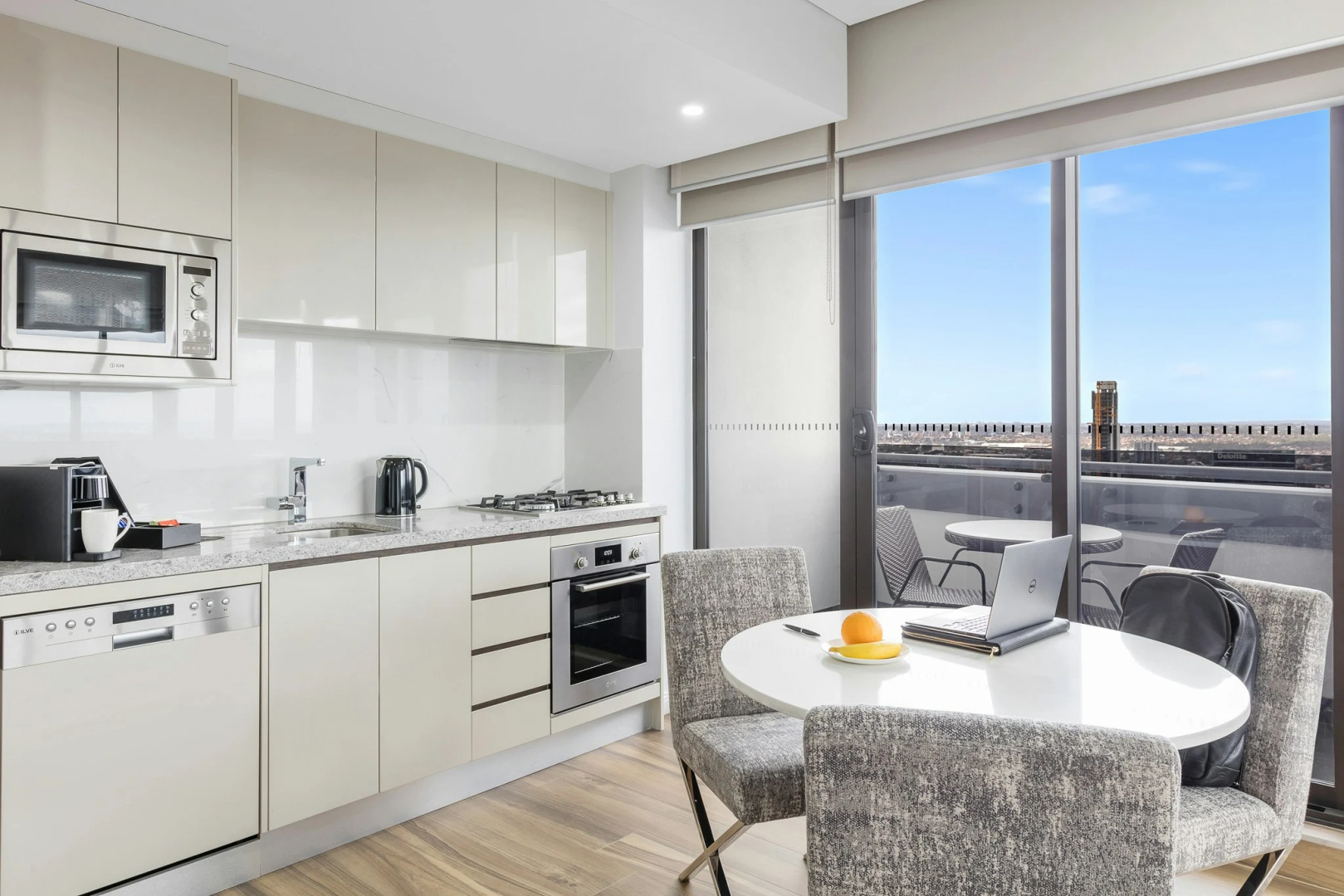Photo - Meriton Suites Church Street, Parramatta