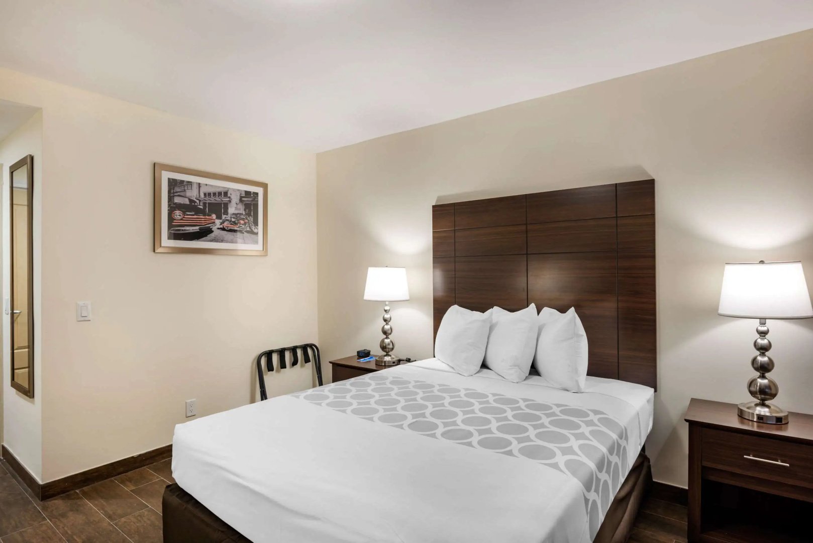 Photo - Downtown Hollywood Gardens Inn & Suites