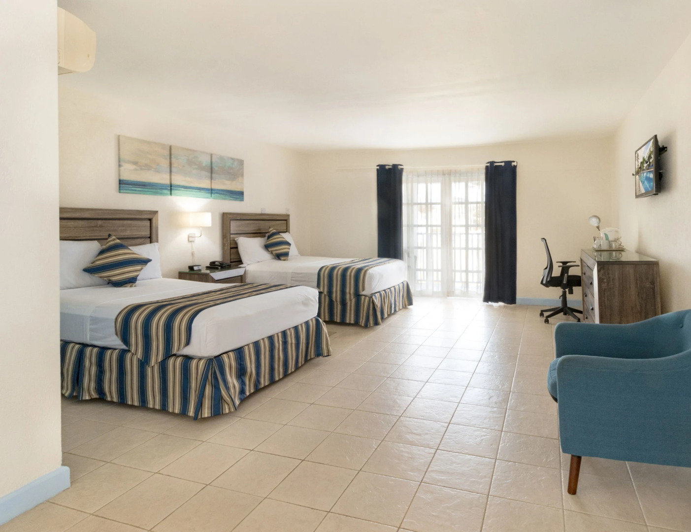 Photo - Time Out Hotel