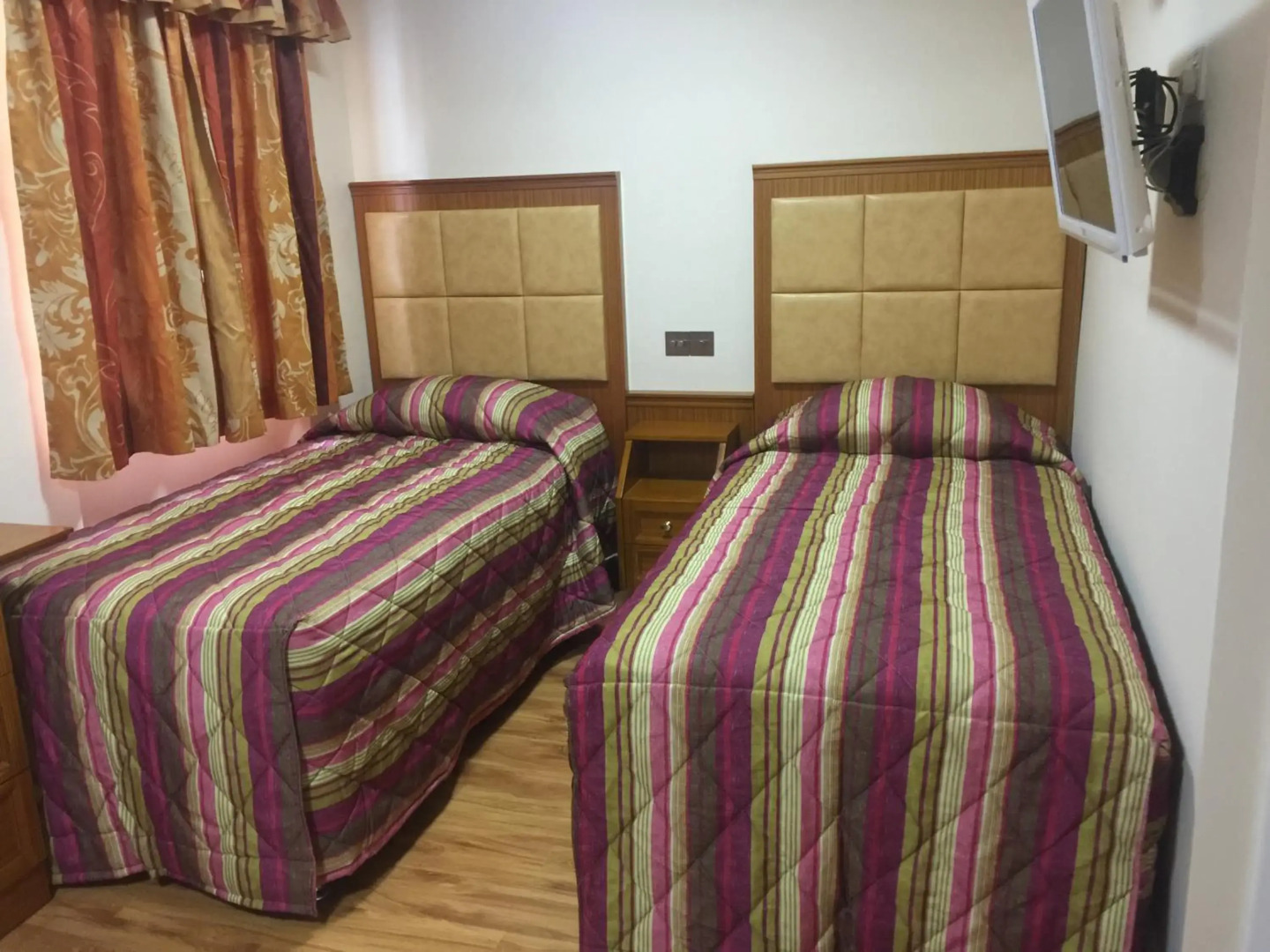 Photo - Seymour Hotel