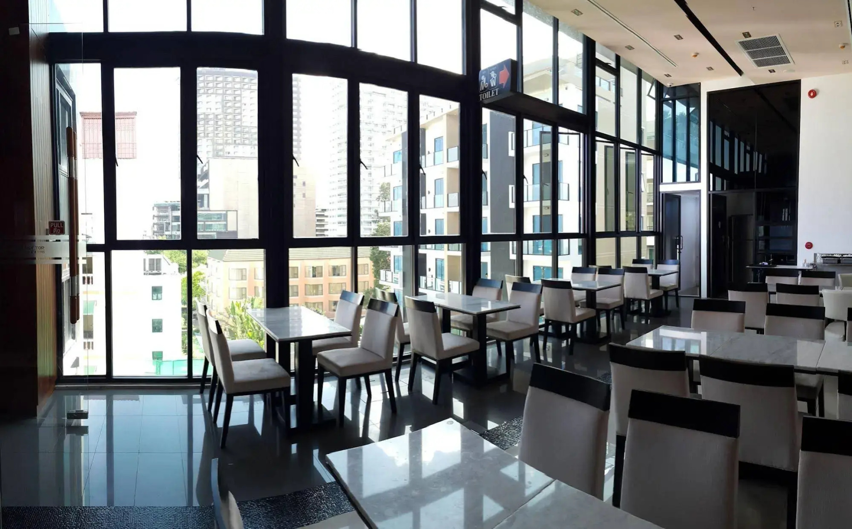 Photo - Serenotel Pattaya Beach Front